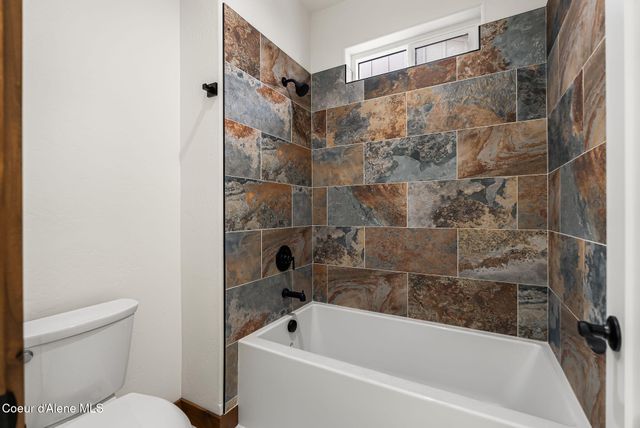 127 Backtrack RD, Sandpoint, ID 83864