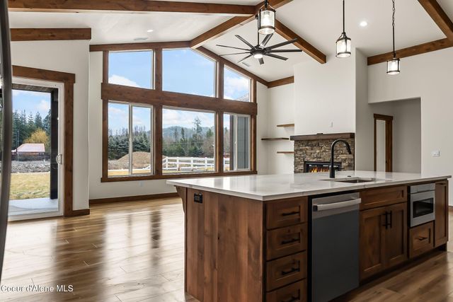 127 Backtrack RD, Sandpoint, ID 83864