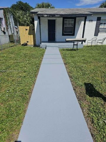 1660 W 26th St, Riviera Beach, FL 33404