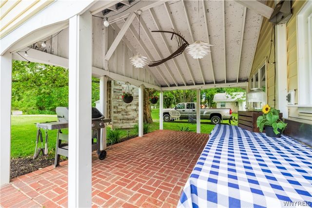 9001 Fairways Circle, Clarence, NY 14031