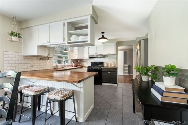 9001 Fairways Circle, Clarence, NY 14031