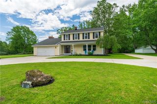 9001 Fairways Circle, Clarence, NY 14031