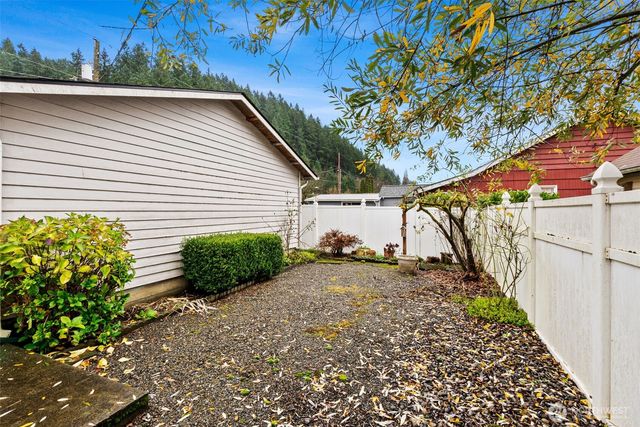 506 E Locust Street, Centralia, WA 98531