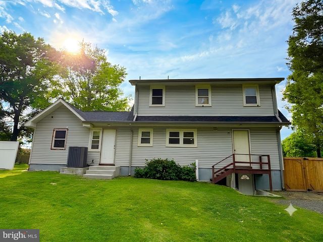5724 MIDDLETON LN, Temple Hills, MD 20748