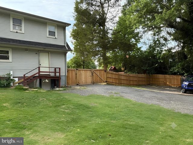 5724 MIDDLETON LN, Temple Hills, MD 20748