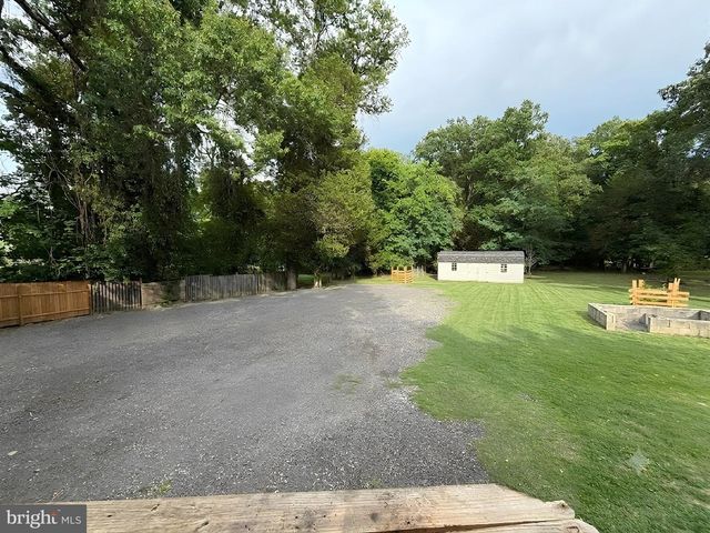 5724 MIDDLETON LN, Temple Hills, MD 20748