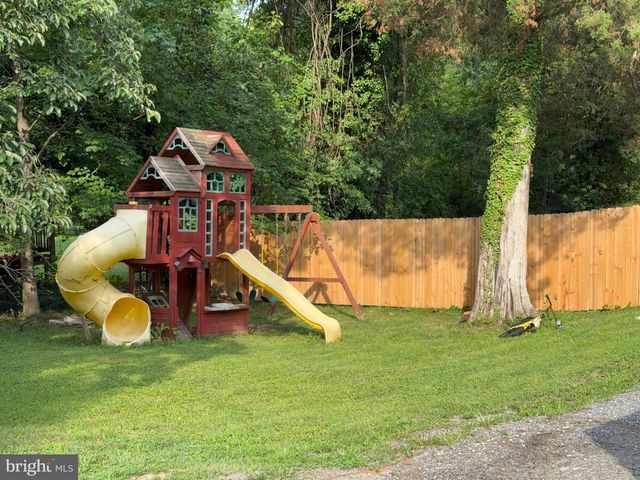 5724 MIDDLETON LN, Temple Hills, MD 20748