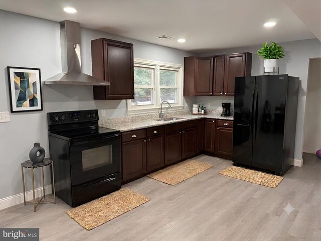 5724 MIDDLETON LN, Temple Hills, MD 20748