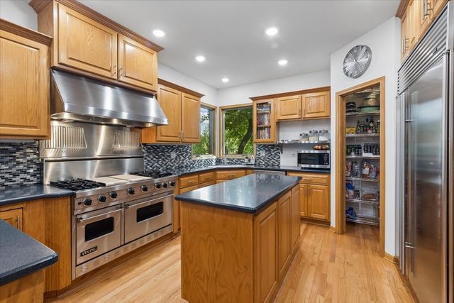 13230 Hidden Valley Drive, Homer Glen, IL 60491