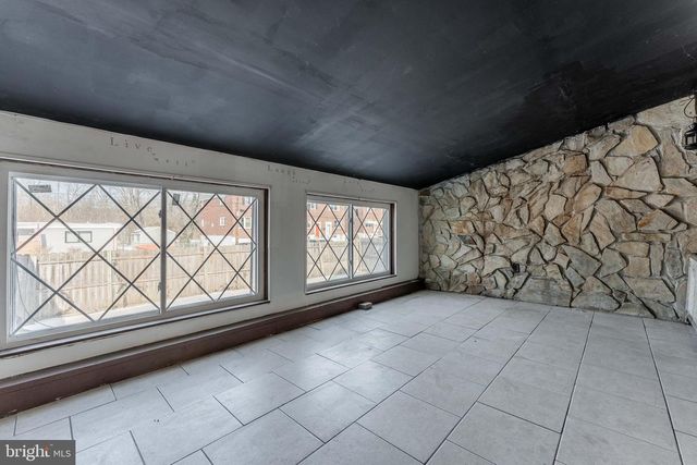 390 MARY ST, Downingtown, PA 19335