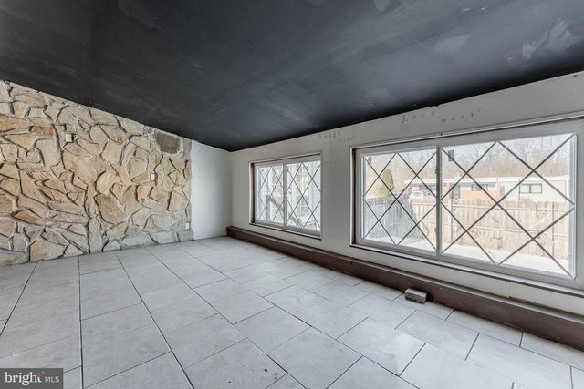 390 MARY ST, Downingtown, PA 19335