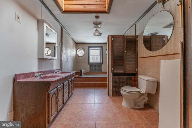 390 MARY ST, Downingtown, PA 19335