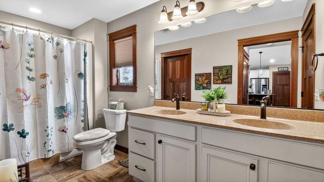 5643 Green Park Drive, Eau Claire, WI 54703