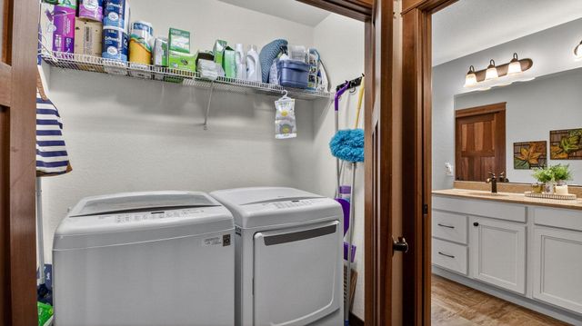 5643 Green Park Drive, Eau Claire, WI 54703