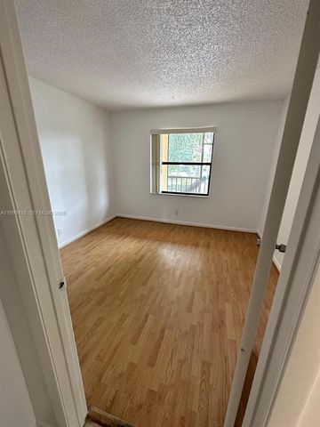 7137 Golf Colony Ct 202, Lake Worth, FL 33467