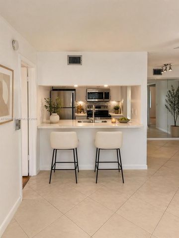 7137 Golf Colony Ct 202, Lake Worth, FL 33467