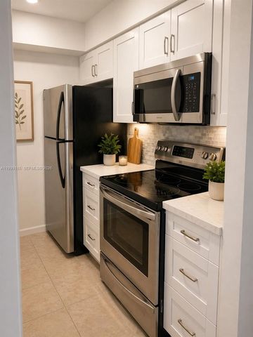 7137 Golf Colony Ct 202, Lake Worth, FL 33467