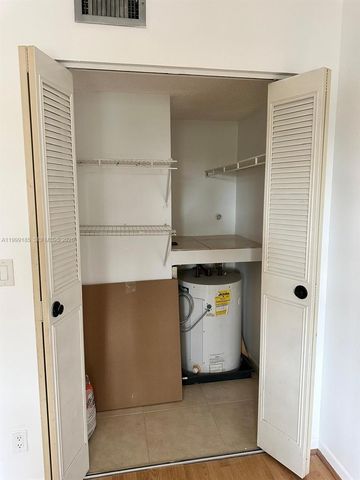 7137 Golf Colony Ct 202, Lake Worth, FL 33467