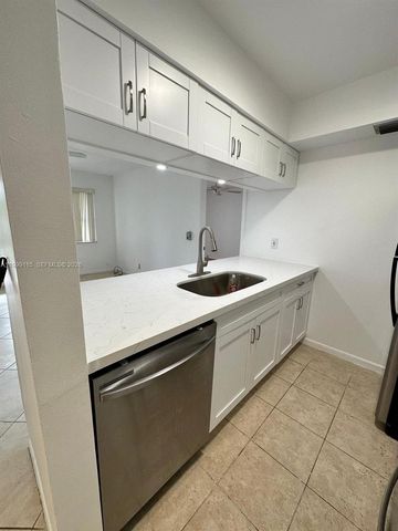 7137 Golf Colony Ct 202, Lake Worth, FL 33467