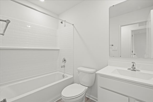318 Basin Court, St. Charles, IL 60174