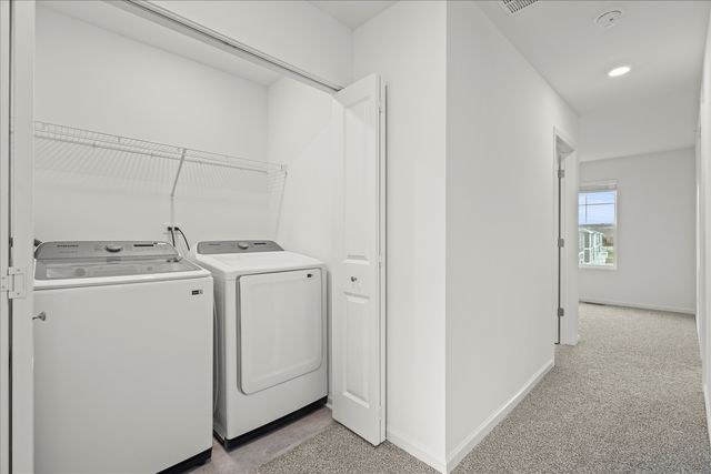 318 Basin Court, St. Charles, IL 60174