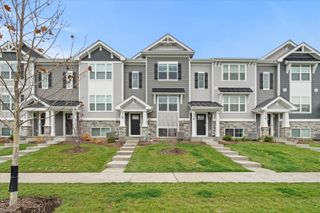 318 Basin Court, St. Charles, IL 60174