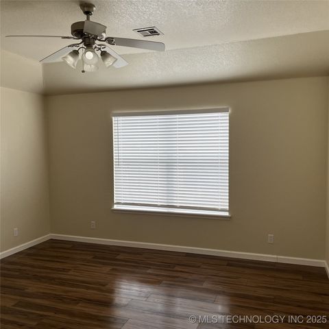 11899 S 269th East Avenue, Coweta, OK 74429