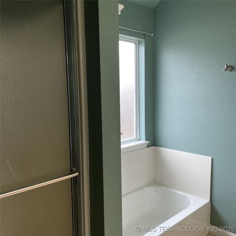 11899 S 269th East Avenue, Coweta, OK 74429