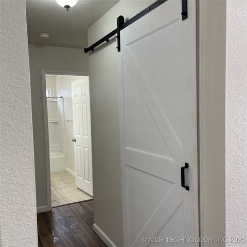 11899 S 269th East Avenue, Coweta, OK 74429