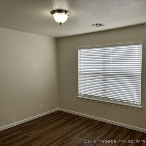 11899 S 269th East Avenue, Coweta, OK 74429