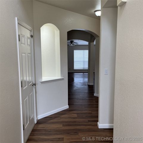 11899 S 269th East Avenue, Coweta, OK 74429