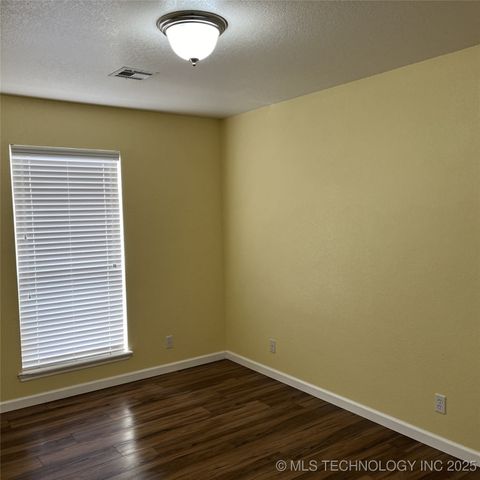 11899 S 269th East Avenue, Coweta, OK 74429