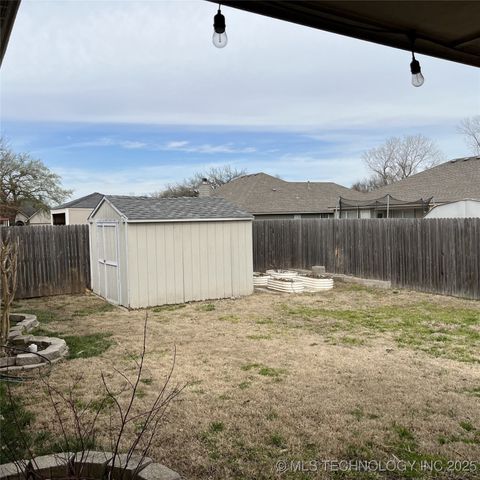 11899 S 269th East Avenue, Coweta, OK 74429