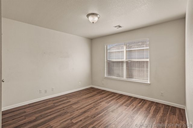 11899 S 269th East Avenue, Coweta, OK 74429