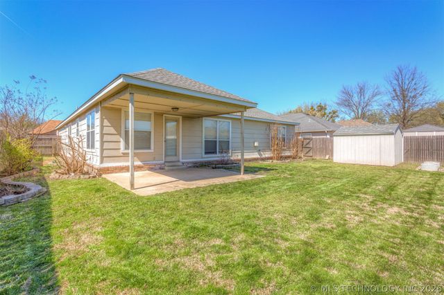 11899 S 269th East Avenue, Coweta, OK 74429