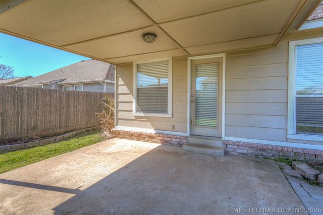 11899 S 269th East Avenue, Coweta, OK 74429