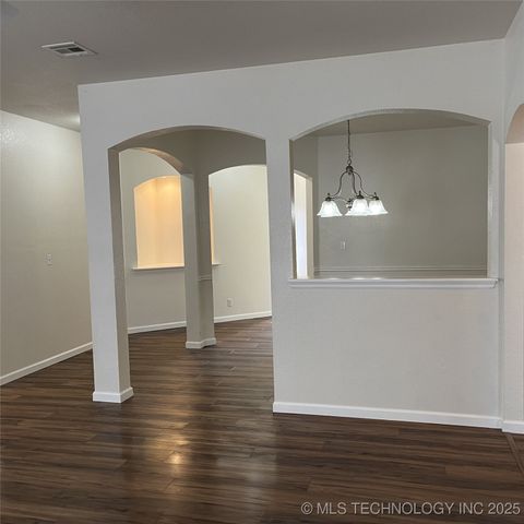 11899 S 269th East Avenue, Coweta, OK 74429