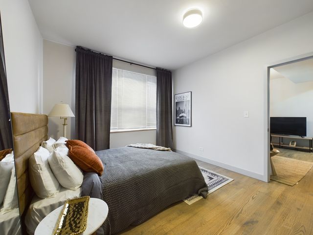 2439 W Walton Street 1R, Chicago, IL 60622