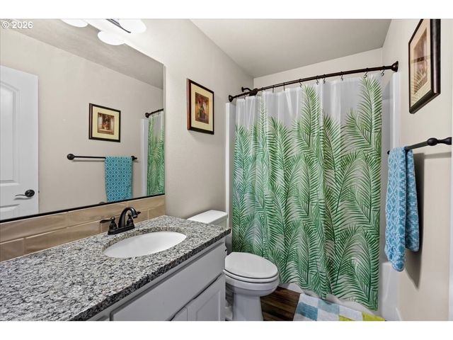 29800 RIVERVIEW Dr, Rainier, OR 97048