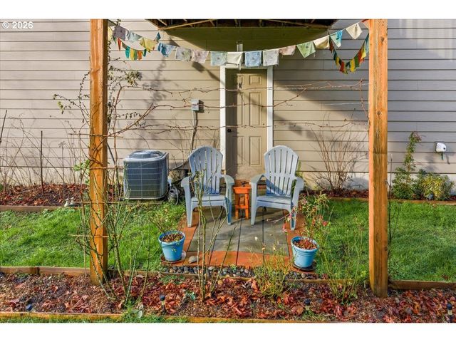 29800 RIVERVIEW Dr, Rainier, OR 97048