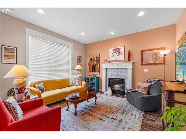 29800 RIVERVIEW Dr, Rainier, OR 97048