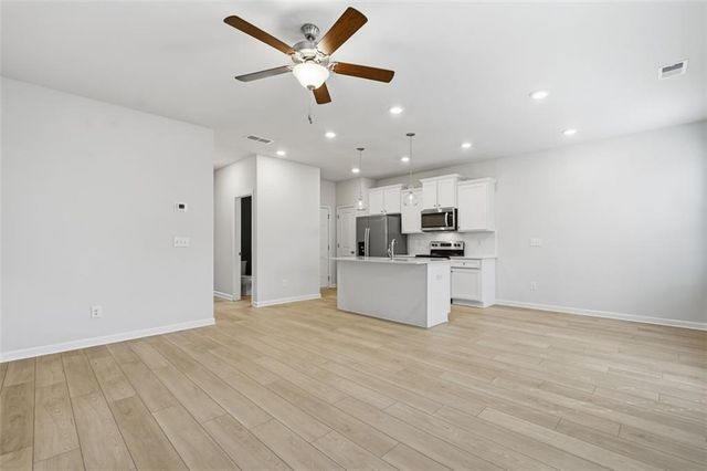 208 Filer Drive, Mcdonough, GA 30253