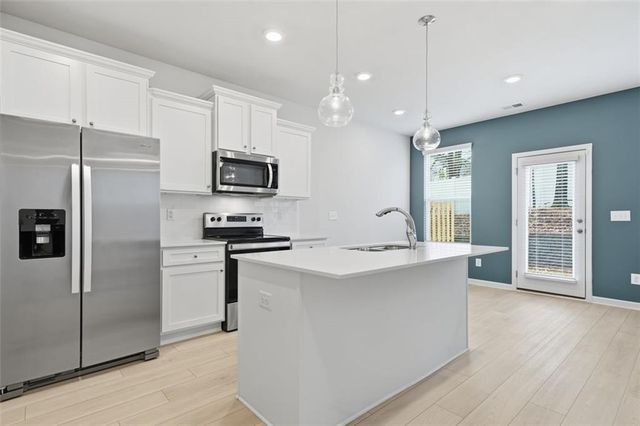 208 Filer Drive, Mcdonough, GA 30253