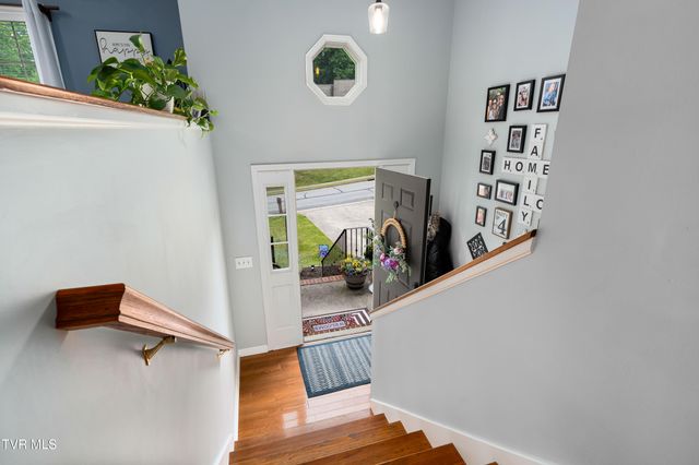 2904 Muskett Drive, Johnson City, TN 37604