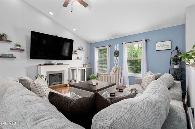 2904 Muskett Drive, Johnson City, TN 37604