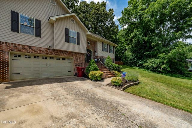 2904 Muskett Drive, Johnson City, TN 37604