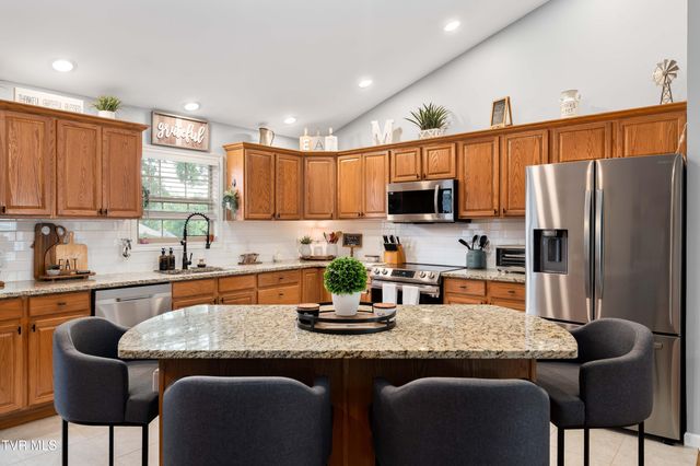 2904 Muskett Drive, Johnson City, TN 37604