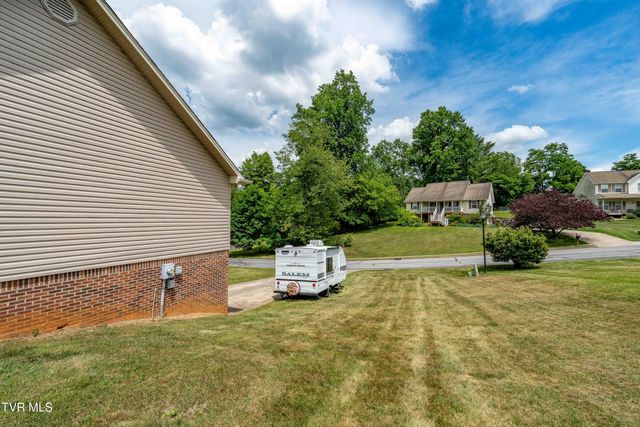 2904 Muskett Drive, Johnson City, TN 37604