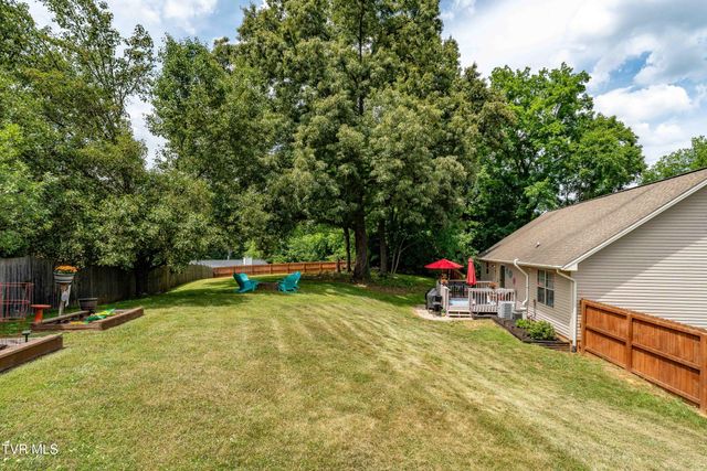 2904 Muskett Drive, Johnson City, TN 37604