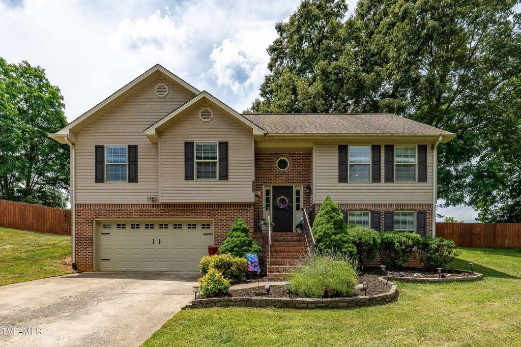 2904 Muskett Drive, Johnson City, TN 37604